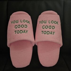 NWT❗️Kloyphea " You Look Good Today" slippers size 7-8
